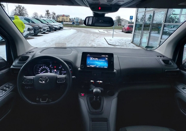 Toyota Proace City Verso cena 119900 przebieg: 23099, rok produkcji 2021 z Pszów małe 277